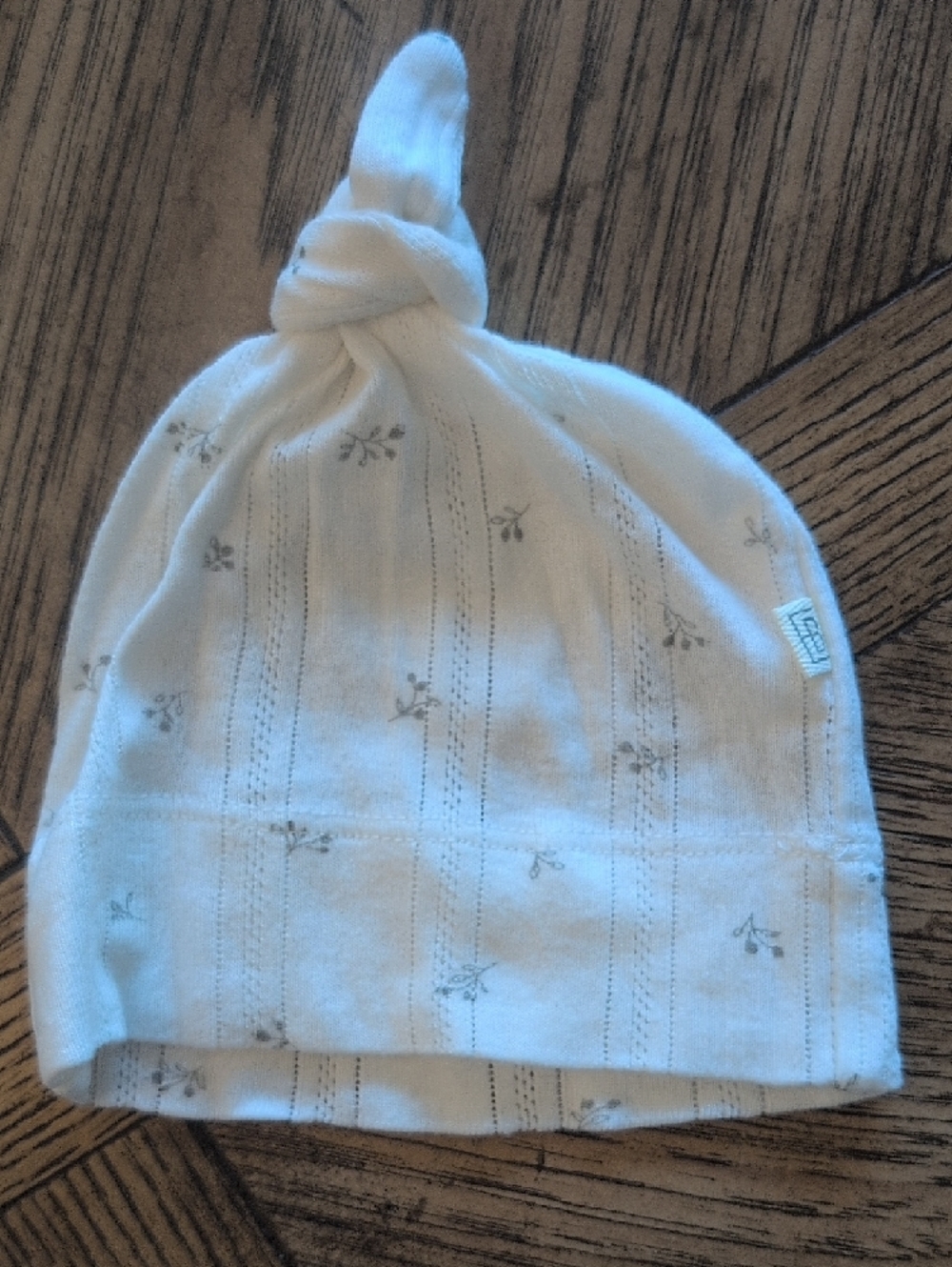 Elegant Baby Pointelle Knit Layette Baby Matching Set with Hat and Blanket - Picture 4 of 5